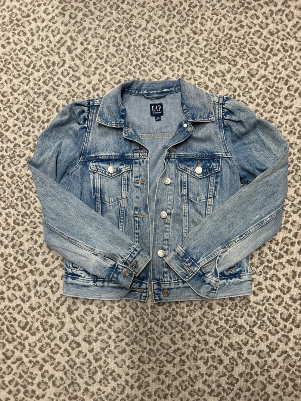 GAP Light Wash Blue Jean Jacket with Puff Shoulders sz XS